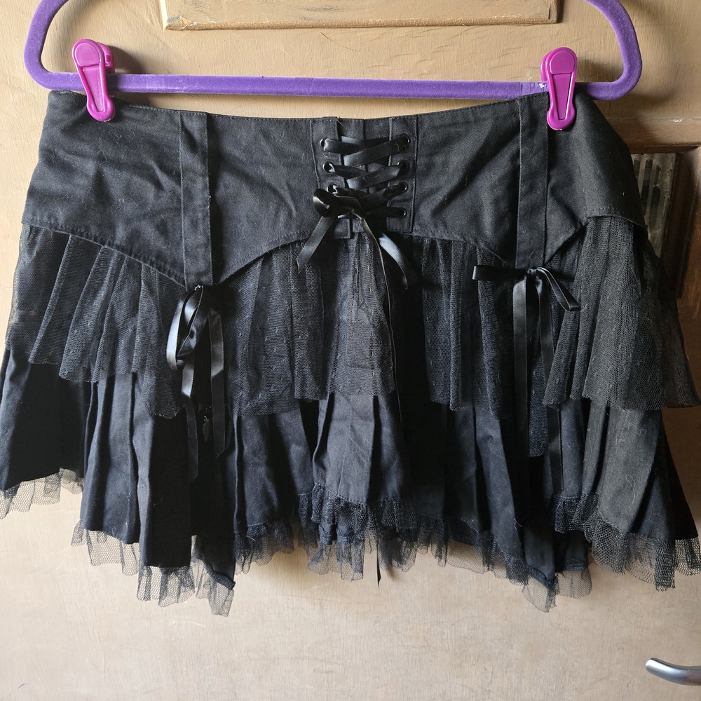XL Hell Bunny Black Tiered Mini Skirt W/Satin Bows and Corset Look.